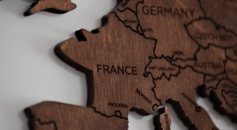close up photo of wooden jigsaw map
